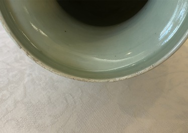Twee Chinese monochrome celadon vazen, 19/20e eeuw